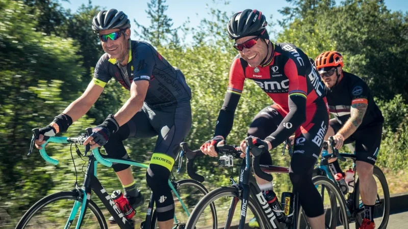 Okulary fotochromatyczne – wybór idealny dla rowerzystów i sportowców